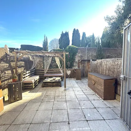 Paillotte Bambou-montpellier Centre 10minutes - 35m2 Terrasse- Parking شقة
